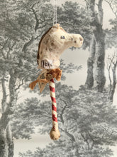 Laden Sie das Bild in den Galerie-Viewer, Spun Cotton Winter Ornament Hobby Horse "Noel"
