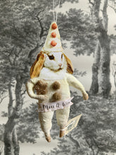 Laden Sie das Bild in den Galerie-Viewer, Spun Cotton Christmas Ornament Bunny "Make A Wish"