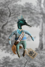 Laden Sie das Bild in den Galerie-Viewer, Spun Cotton Ornament Handsome Mr Duck