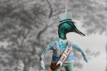 Laden Sie das Bild in den Galerie-Viewer, Spun Cotton Ornament Handsome Mr Duck