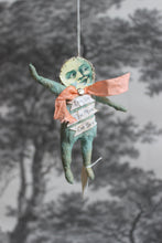 Laden Sie das Bild in den Galerie-Viewer, Spun Cotton Ornament Moon "Love You To The Moon And Back"