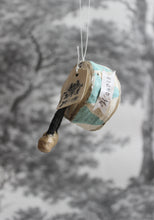 Laden Sie das Bild in den Galerie-Viewer, Spun Cotton Winter Ornament Christmas Drum "Wonder"