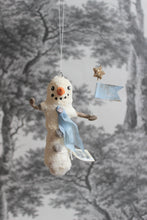 Laden Sie das Bild in den Galerie-Viewer, Spun Cotton Winter Ornament Snowman "Let It Snow"