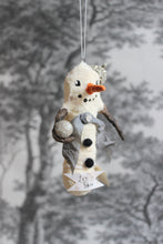 Laden Sie das Bild in den Galerie-Viewer, RESERVIERT ++ Spun Cotton Winter Ornament Snowman "Let It Snow"