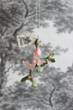 Laden Sie das Bild in den Galerie-Viewer, Spun Cotton Winter Ornament Mistletoe with Pink Ribbon