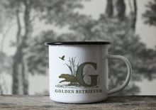 Laden Sie das Bild in den Galerie-Viewer, CUSTOMIZABLE Campfire Mug "Golden Retriever"