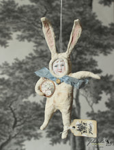 Laden Sie das Bild in den Galerie-Viewer, Spun Cotton Ornament White Rabbit with "Pocket Watch"