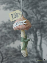 Laden Sie das Bild in den Galerie-Viewer, Spun Cotton Ornament Brown Mushroom "Merci"