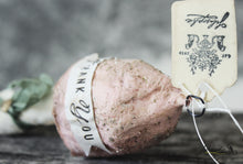 Laden Sie das Bild in den Galerie-Viewer, Spun Cotton Ornament Brown Mushroom "Thank You"