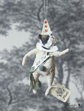 Laden Sie das Bild in den Galerie-Viewer, Spun Cotton Ornament Bully Clown "Old Toy"