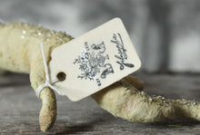 Laden Sie das Bild in den Galerie-Viewer, Spun Cotton Ornament Crocodile