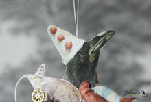 Laden Sie das Bild in den Galerie-Viewer, Spun Cotton Ornament Crow with Hedgehog Pull Toy