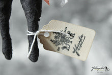 Laden Sie das Bild in den Galerie-Viewer, Spun Cotton Ornament Crow with Hedgehog Pull Toy