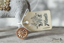 Laden Sie das Bild in den Galerie-Viewer, Spun Cotton Ornament Elephant on Wheels