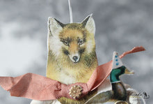 Laden Sie das Bild in den Galerie-Viewer, Spun Cotton Ornament Fox with Duck Pull Toy
