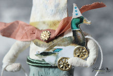 Laden Sie das Bild in den Galerie-Viewer, Spun Cotton Ornament Fox with Duck Pull Toy