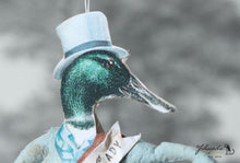 Laden Sie das Bild in den Galerie-Viewer, Spun Cotton Ornament Handsome Mr Duck