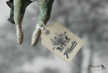 Laden Sie das Bild in den Galerie-Viewer, Spun Cotton Ornament Moon