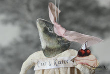 Laden Sie das Bild in den Galerie-Viewer, Spun Cotton Ornament Mouse Girl with Cake