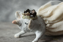 Laden Sie das Bild in den Galerie-Viewer, Spun Cotton Ornament Mouse with Crown and Tutu