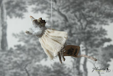 Laden Sie das Bild in den Galerie-Viewer, Spun Cotton Ornament Mouse with Crown and Tutu
