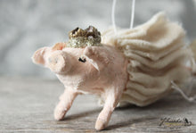 Laden Sie das Bild in den Galerie-Viewer, Spun Cotton Ornament Piglet with Crown and Tutu