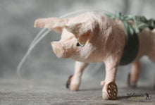 Laden Sie das Bild in den Galerie-Viewer, Spun Cotton Ornament Piglet on Wheels