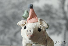 Laden Sie das Bild in den Galerie-Viewer, Sitting Spun Cotton Figurine Piglet with Party Hat