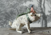 Laden Sie das Bild in den Galerie-Viewer, Sitting Spun Cotton Figurine Piglet with Party Hat