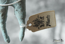 Laden Sie das Bild in den Galerie-Viewer, Spun Cotton Ornament Zebra with Alligator Pull Toy