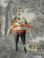 Laden Sie das Bild in den Galerie-Viewer, Spun Cotton Ornament White Rabbit with Partyhat