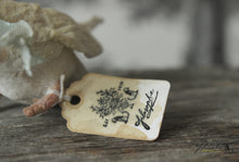 Laden Sie das Bild in den Galerie-Viewer, Spun Cotton Standing Figurine Cackling Goose with Mint  Ribbon