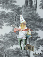 Laden Sie das Bild in den Galerie-Viewer, Spun Cotton Ornament Spring Chick "Egg Hunting"