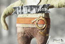 Laden Sie das Bild in den Galerie-Viewer, Spun Cotton Ornament Hunting Hare