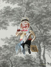 Laden Sie das Bild in den Galerie-Viewer, Spun Cotton Ornament Mr Handsome