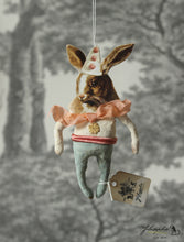 Laden Sie das Bild in den Galerie-Viewer, Spun Cotton Ornament Spring Bunny