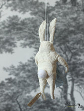 Laden Sie das Bild in den Galerie-Viewer, Spun Cotton Ornament White Easter Rabbit with golden Stork