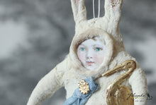 Laden Sie das Bild in den Galerie-Viewer, Spun Cotton Ornament White Easter Rabbit with golden Stork