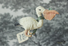 Laden Sie das Bild in den Galerie-Viewer, Pelican with Glitter Spun Cotton Figurine