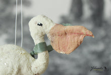 Laden Sie das Bild in den Galerie-Viewer, Pelican with Glitter Spun Cotton Figurine