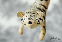 Laden Sie das Bild in den Galerie-Viewer, Dancing Tiger with Glitter Spun Cotton Figurine