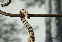 Laden Sie das Bild in den Galerie-Viewer, Dancing Tiger with Glitter Spun Cotton Figurine