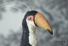 Laden Sie das Bild in den Galerie-Viewer, Toucan Spun Cotton Figurine