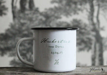 Laden Sie das Bild in den Galerie-Viewer, CUSTOMIZABLE Campfire Mug "Deutsch Drahthaar"
