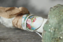 Laden Sie das Bild in den Galerie-Viewer, Spun Cotton Ornament Green Mushroom "Spring"