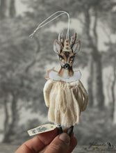 Laden Sie das Bild in den Galerie-Viewer, Spun Cotton Ornament Oh Deer