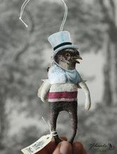 Laden Sie das Bild in den Galerie-Viewer, Spun Cotton Ornament Mr. Bird