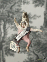 Laden Sie das Bild in den Galerie-Viewer, Spun Cotton Ornament Pink Elf