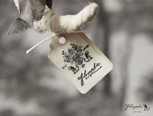 Laden Sie das Bild in den Galerie-Viewer, Spun Cotton Ornament Moon "Follow Your Dreams"