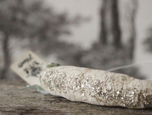 Laden Sie das Bild in den Galerie-Viewer, Spun Cotton Ornament Moon "Dream"